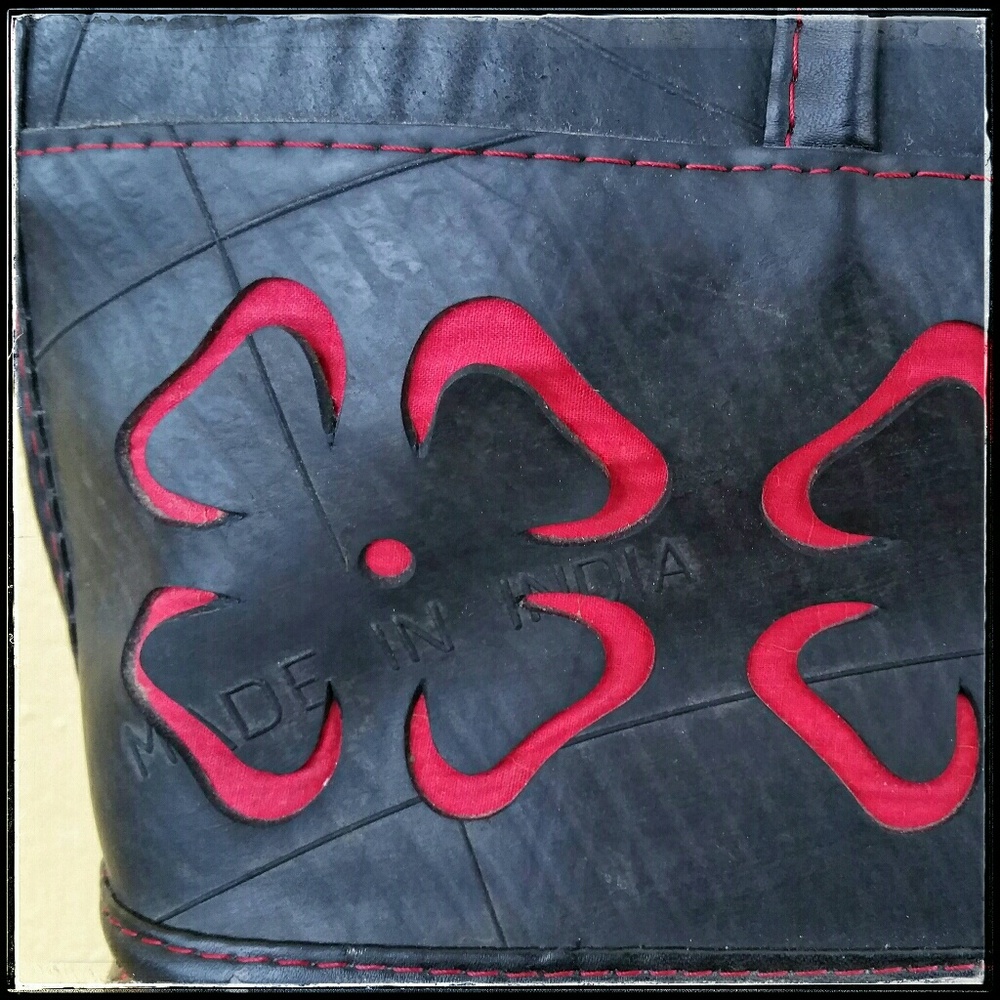 Fair Trade Hibiscus Shoulder Bag ...14" Wide - Picture 3 of 4